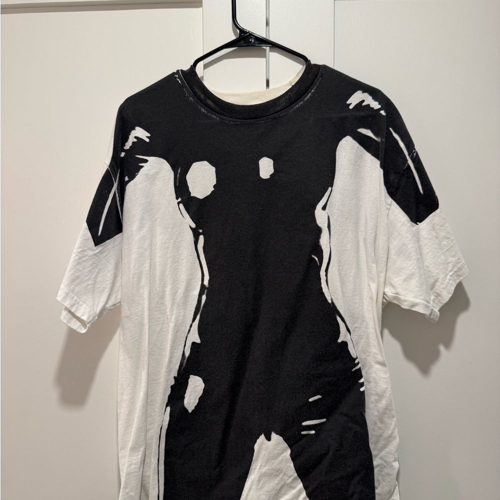 BUSTED Los Angeles Body Designer Graphic Tee